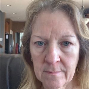 Meet your Posher, Connie